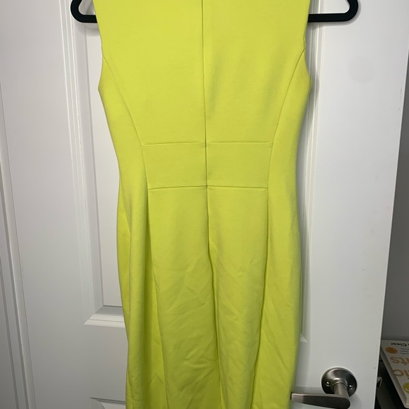 Calvin Klein Dress size 2 neon green - Picture 2 of 3